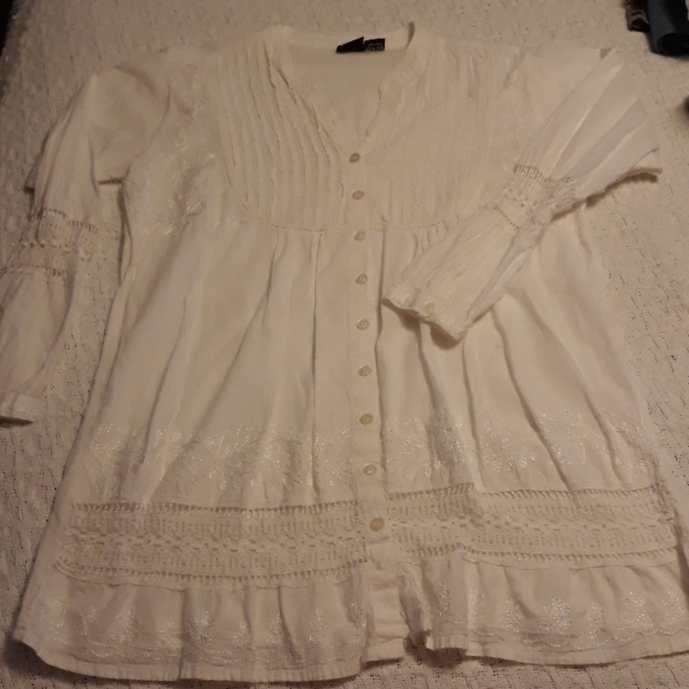 Long sleeved white shirt